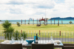 Te Tiriti Beach House - Paihia Holiday Home